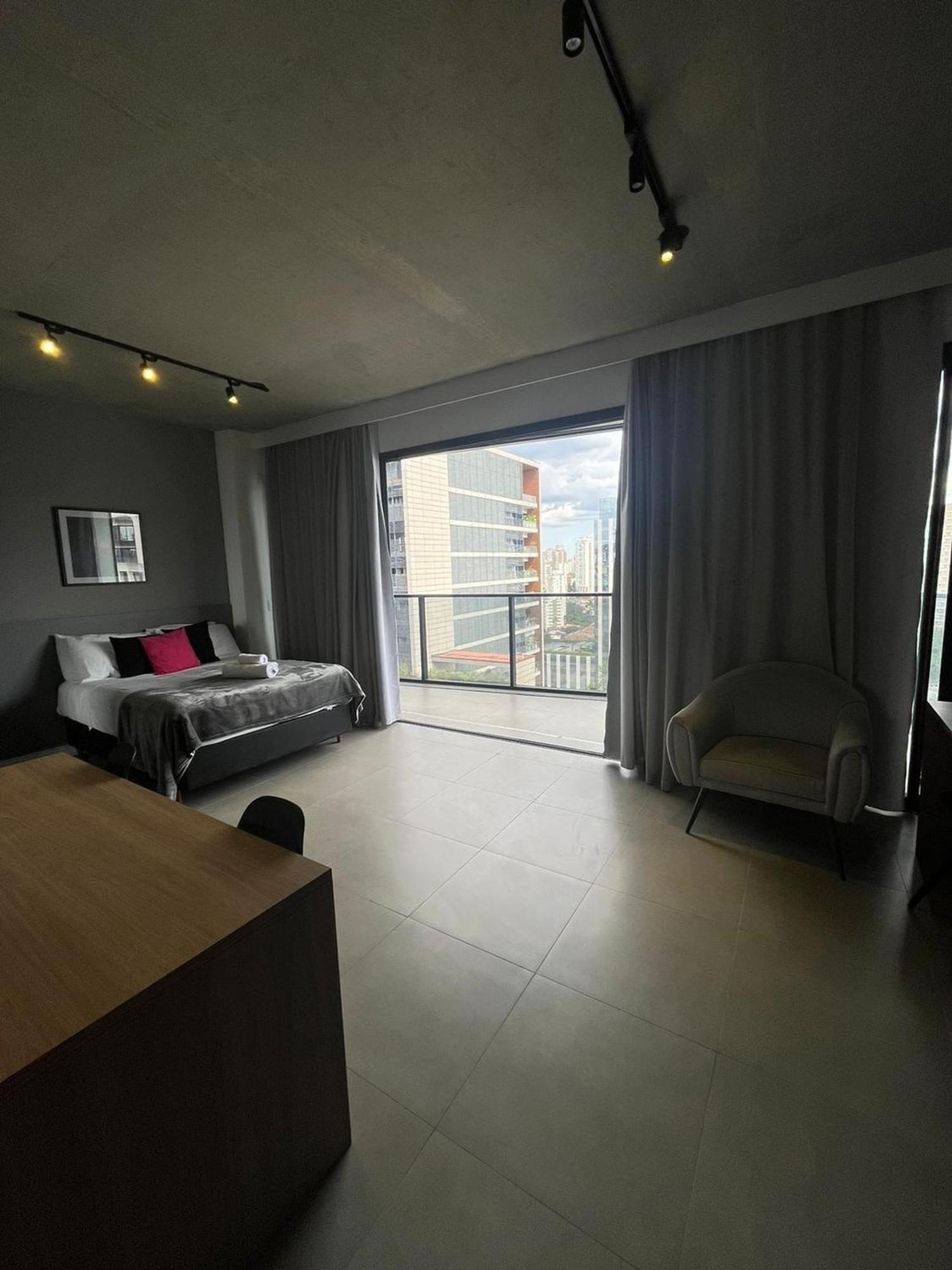 Apto Luxo Na Faria Lima | 2 Piscinas | Garagem Apartamento São Paulo